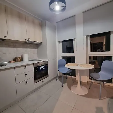 Studio Between The Trees Apartman